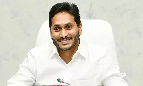 త్వరలోనే ఏపీ రాజధానిగా విశాఖ.. అక్కడికే షిఫ్ట్ అవుతున్నా : సీఎం జగన్ కీలక వ్యాఖ్యలు