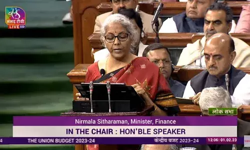 వేతన జీవులకు భారీ ఊరట
