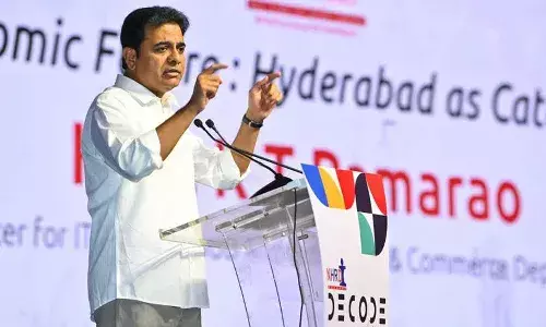 దేశ సంపద అందరికీ సమానంగా పంచాలి: కేటీఆర్
