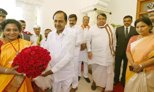 గవర్నమెంటు వర్సెస్ గవర్నర్ : సయోధ్య కుదిరినట్టేనా?!