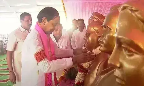 కేసీఆర్ సమక్షంలో బీఆర్ఎస్లో చేరిన మహారాష్ట్ర నాయకులు