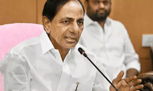 కేంద్రం అదానీపై ఉన్న ప్రేమను సామాన్యులపై చూపాలి: కేసీఆర్