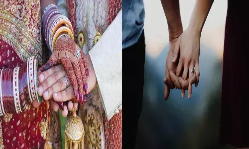 ప్రియుళ్లతో పరారైన భార్యలు.. అలా చేయొద్ద‌ని అధికారుల‌ను వేడుకుంటున్న భ‌ర్త‌లు