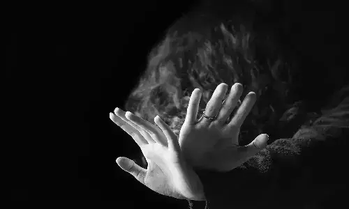 బాలికపై నలుగురు యువకులు గ్యాంగ్‌ రేప్‌.. హైదరాబాద్‌లో ఘటన