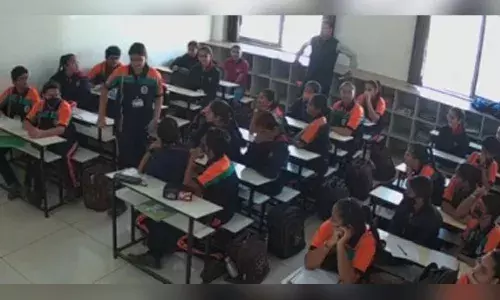 ఐ లవ్‌ యూ చెప్పమన్నాడని.. ఉపాధ్యాయుడిపై బాలిక ఆరోపణ.. చివరికి