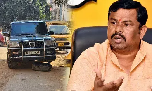ప్రగతిభవన్ వద్ద కారు వదలిన ఎమ్మెల్యే రాజాసింగ్ అరెస్ట్