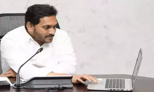 కళ్యాణమస్తు, షాదీ తోఫా పంపిణీ చేసిన సీఎం జగన్