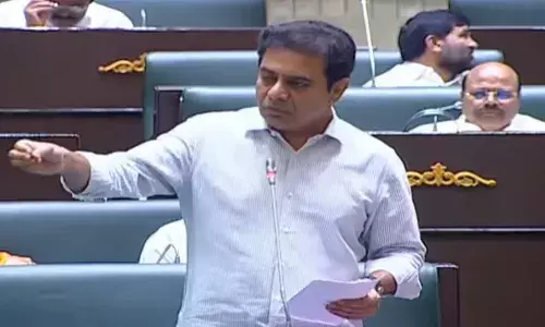 మెట్రో టికెట్ ధరలు ఇష్టం వచ్చినట్లు పెంచితే ఊరుకోం : మంత్రి కేటీఆర్