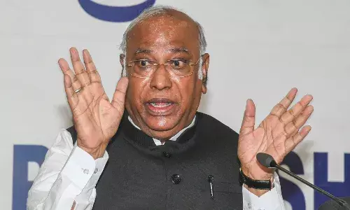 దేశంలో వాక్ స్వాతంత్య్రం లేకుండా పోయింది : ఖర్గే