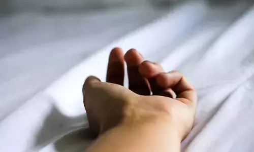 ఫ్యాక్టరీ లిఫ్ట్లో ఇరుక్కుని 15 ఏళ్ల బాలుడు మృతి