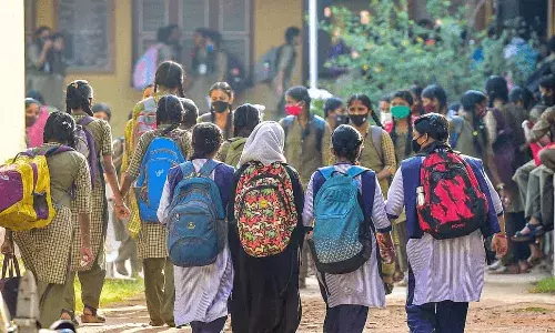 ఏప్రిల్ 25 నుంచి పాఠశాలలకు వేసవి సెలవులు