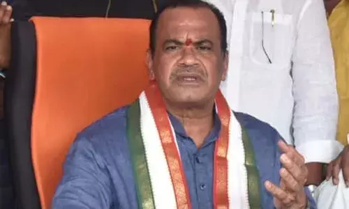 మాణిక్ రావు థాక్రేతో ఎంపీ కోమటిరెడ్డి వెంకట్ రెడ్డి భేటీ..  వివరణ ఇచ్చేందుకేనా..?