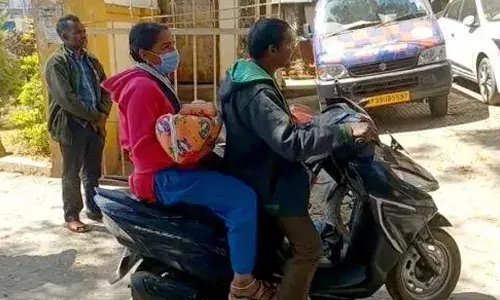 అవమానవీయ ఘటన.. అంబులెన్స్ లేక.. స్కూటీపై 120 కి.మీ బిడ్డ మృతదేహంతో ప్రయాణం