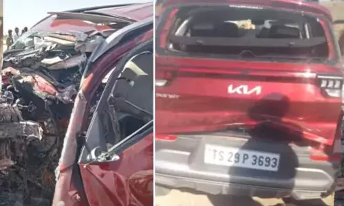 క‌ర్ణాట‌క‌లో రోడ్డు ప్ర‌మాదం.. న‌లుగురు హైద‌రాబాద్ వాసులు దుర్మ‌ర‌ణం