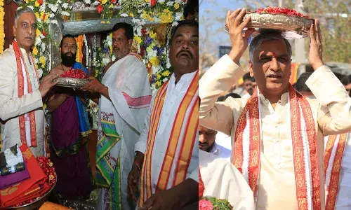 ఏడుపాయలను పర్యాటక క్షేత్రంగా తీర్చిదిద్దుతాం : మంత్రి హరీశ్ రావు