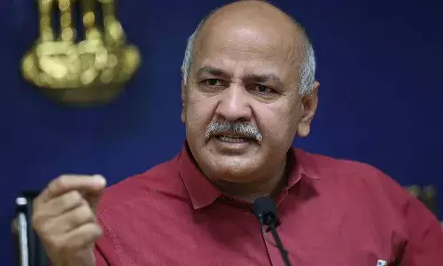 ఢిల్లీ బడ్జెట్ ఖరారు చేస్తున్నా.. విచారణ వాయిదా వేయండి: సిసోడియా