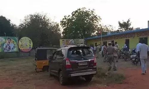 టీడీపీ ఆఫీసుపై దాడి.. గన్నవరంలో ఉద్రిక్తత