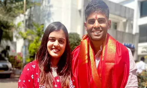 సతీసమేతంగా శ్రీవారిని దర్శించుకున్న టీమిండియా క్రికెటర్