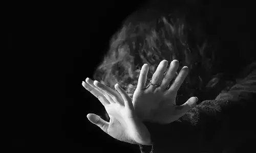 హైదరాబాద్: 16 ఏళ్ల బాలికపై ఇద్దరు యువకుల అత్యాచారం