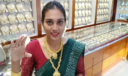 గుడ్‌న్యూస్‌.. భారీగా త‌గ్గిన బంగారం ధ‌ర