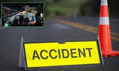 ఘోర ప్రమాదం.. ఆగి ఉన్న 2 బస్సులను ఢీ కొట్టిన లారీ.. 8 మంది దుర్మరణం