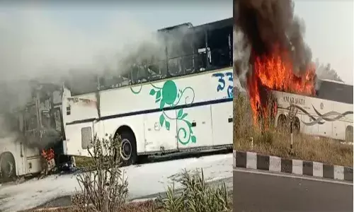 సూర్యాపేట జిల్లాలో రెండు ఆర్టీసీ బ‌స్సులు ద‌గ్థం