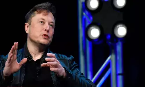 భయపడిపోతున్న మస్క్..!