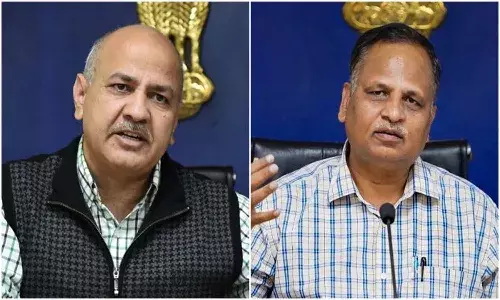 మంత్రి పదవులకు మనీష్ సిసోడియా, సత్యేందర్ జైన్ రాజీనామా