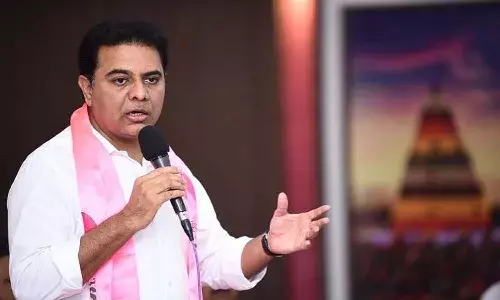 నల్లధనం ఏమైందని అడిగితే తెల్లమొఖం వేసుకుని తప్పించుకుని తిరుగుతున్నారు: మంత్రి కేటీఆర్