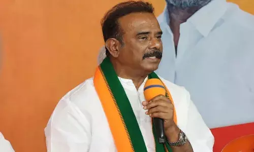 తెలంగాణ మంత్రులు కేవలం దిష్టిబొమ్మలు మాత్రమే : మాజీ ఎంపీ సంచలన వ్యాఖ్యలు