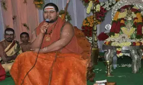 శారదా పీఠానికి ఏ రాజకీయ పార్టీతో సంబంధం లేదు