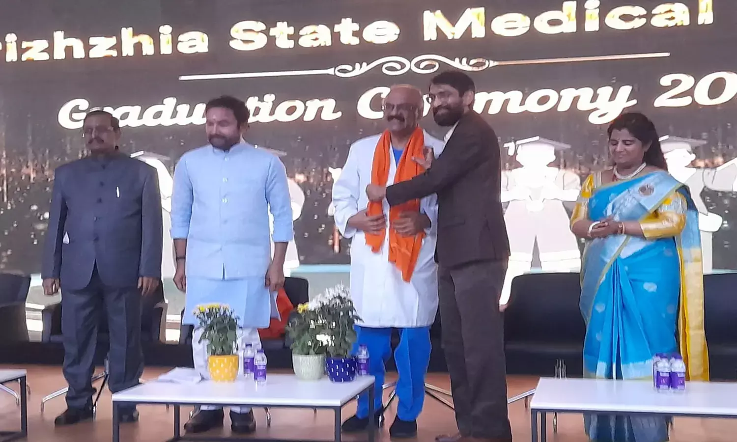 ఉక్రెయిన్-రష్యా యుద్ధం వల్ల తిరిగొచ్చిన భారతీయ మెడికోలకు సన్మానం