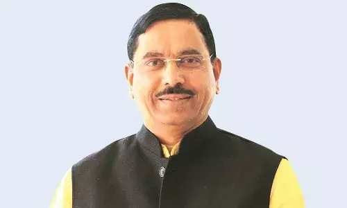 Union minister Pralhad Joshi, Power cuts,
