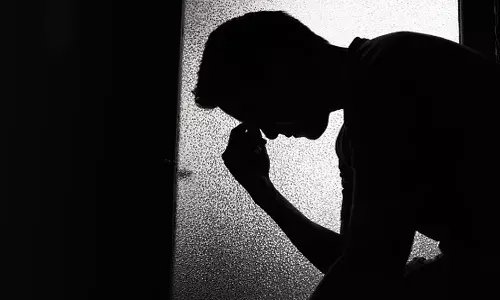 పెళ్లైన‌ నెల‌రోజుల‌కే భ‌ర్త‌కు షాక్‌.. ప్రియురాలితో వెళ్లిపోయిన న‌వ వ‌ధువు