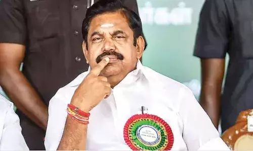 తమిళనాడు మాజీ సీఎం పళనిస్వామిపై కేసు