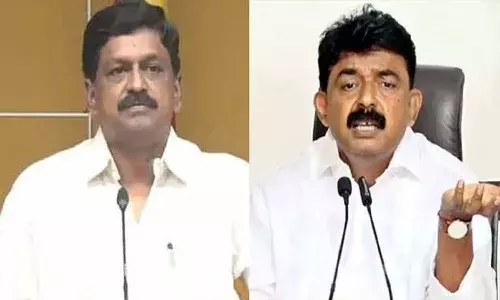 నవ్వుకుంటూనే కౌంటర్లు.. టీడీపీ ఎమ్మెల్యే పయ్యావుల కేశవ్ వర్సెస్ పేర్ని నాని