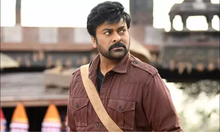 హైదరాబాద్ లోని కోఠి ప్రాంతంలో కనిపించిన మెగాస్టార్ చిరంజీవి