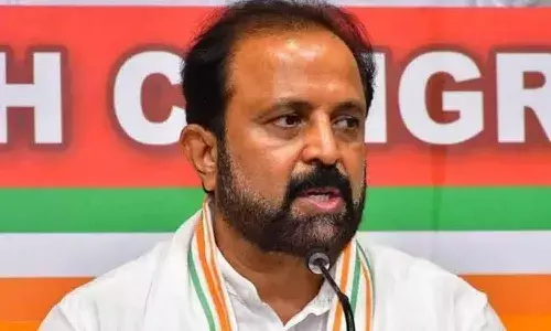 బీఆర్ఎస్ పరిపాలనను పక్కకు తోసి కవిత రక్షణ సమితి(కేఆర్ఎస్)గా మారింది