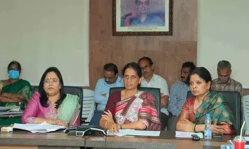 ఒత్తిడి లేకుండా ఆత్మవిశ్వాసంతో పరీక్షలు రాయండి : మంత్రి సబితా ఇంద్రారెడ్డి