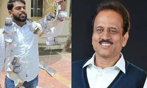 Maharashtra, Sarpanch, bribe