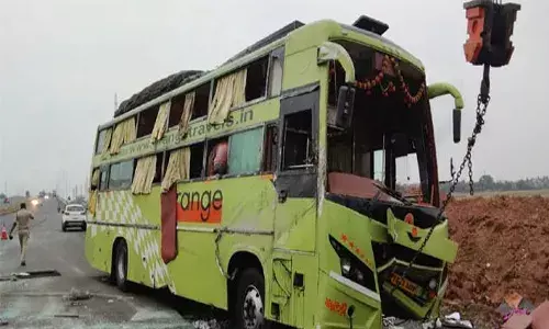 Private Travels Bus, Eluru