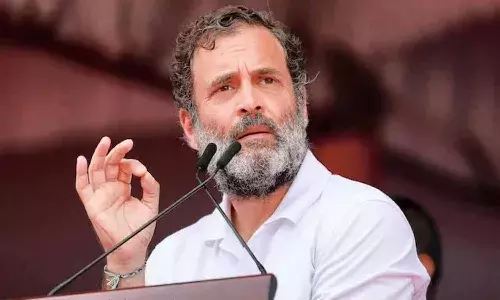 రాహుల్ గాంధీకి శిక్ష విధించిన న్యాయమూర్తిని బెదిరించిన కాంగ్రెస్ నేత