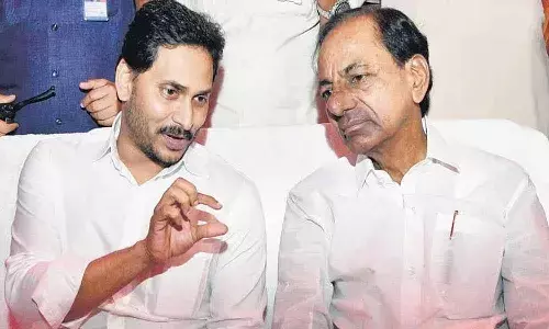 దేశంలో అత్యంత ధనిక సీఎం జగన్.. ఎక్కువ అప్పులు ఉన్న ముఖ్యమంత్రి కేసీఆర్..!