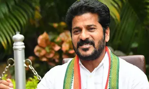 కేసీఆర్, బండి సంజయ్ జనాలను మోసం చేస్తున్నారు : రేవంత్ రెడ్డి