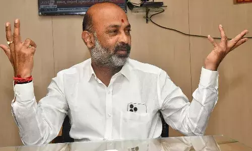 బండి సంజయ్ ఆ కేసు నుండి బయటపడతారా..?