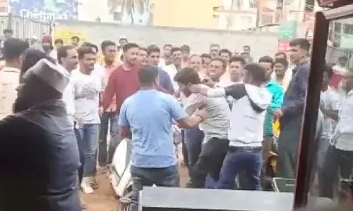 బీజేపీ-జేడీఎస్ కార్యకర్తల మధ్య గొడవలు.. తుముకూరులో ఉద్రిక్త పరిస్థితులు