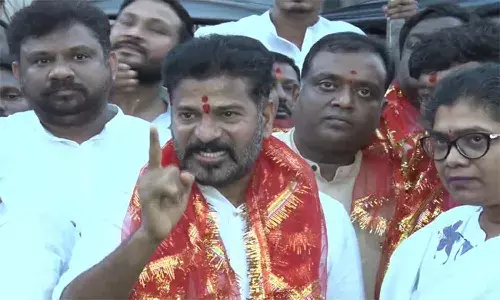 రాజేంద్రా.. కేసీఆర్ సర్వం ధారపోసినా నన్ను కొనలేరు : రేవంత్ రెడ్డి