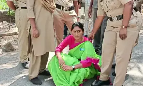 పోలీసులు నాపై దురుసుగా ప్రవర్తించారు : వైఎస్ ష‌ర్మిల‌