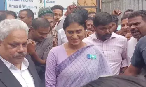 చంచల్గూడ జైలు నుంచి విడుదలైన వైఎస్ షర్మిల