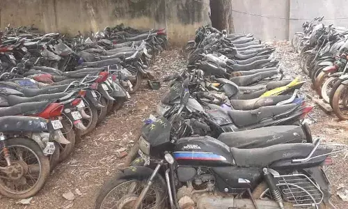 Hyderabad police, 150 abandoned vehicles, vehicles auction